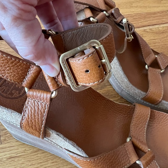 Worn once for a photo!  Like new condition. Gorgeous Tory Burch sandals! - Picture 4 of 4